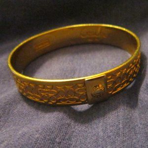 C logo gold-tone COACH metal skinny cuff bracelet pre-owned snap textured bangle